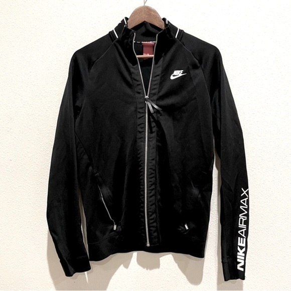 NIKE Air Max Athletic Trendy Everyday Black White Logo Moisture Wicking Jacket - Picture 1 of 8